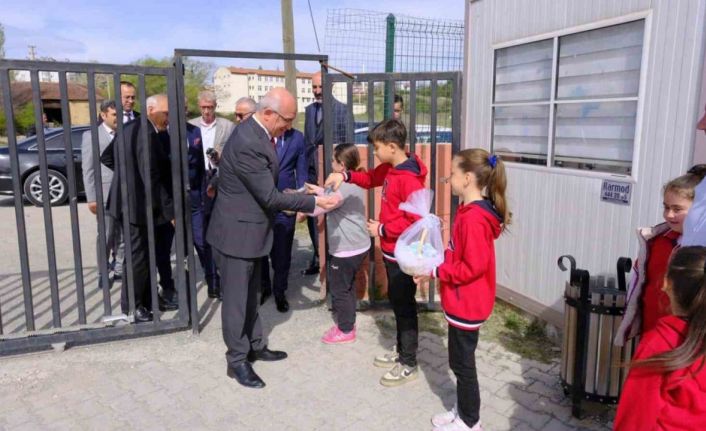 Milli Eğitim Bakan Yardımcı Sadri Şensoy, Çankırı’da öğrencilerle buluştu