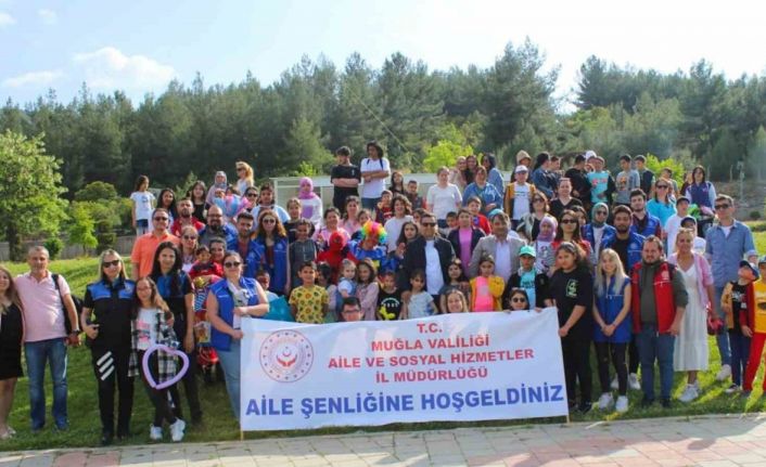 Muğla semaları uçurtmalarla renklendi