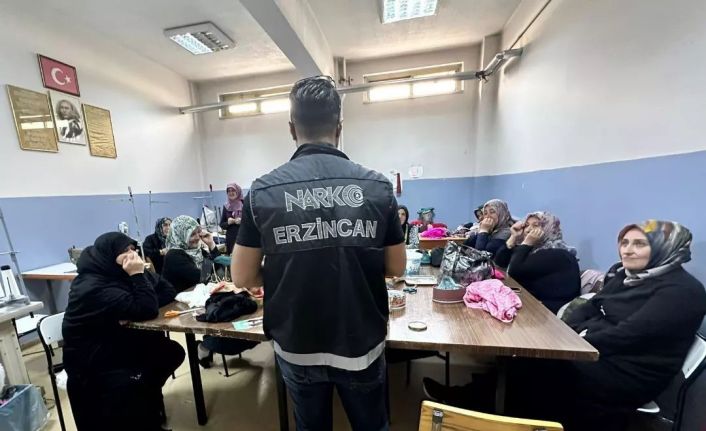 Narkotik polislerinden annelere uyuşturucuyla mücadele eğitimi