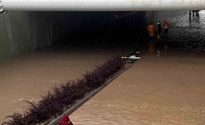 Nevşehir’de sağanak yağış trafiği olumsuz etkiledi