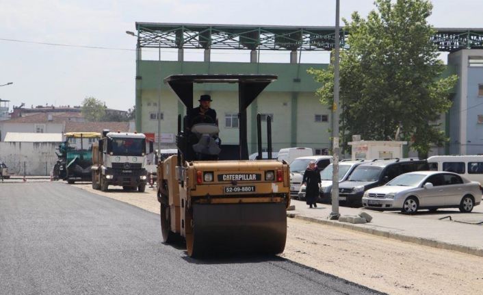 Ordu Büyükşehir’den Ünye’ye sıcak asfalt