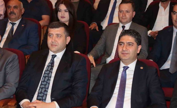 Özdemir ve Ersoy mazbatalarını aldı