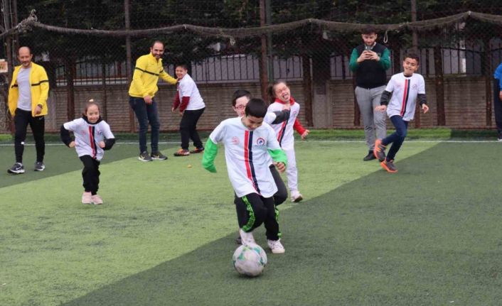 Özel öğrenciler spor sahasında yeteneklerini sergiledi