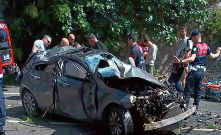 Sakartepe rampasında araç uçtu, kadın doktor sürücünün parmağı koptu