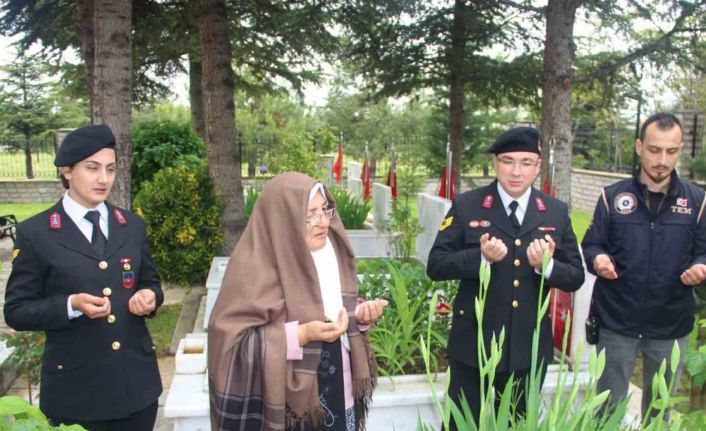 Şehit Tek şahadetinin seneyi devriyesinde dualarla yad edildi