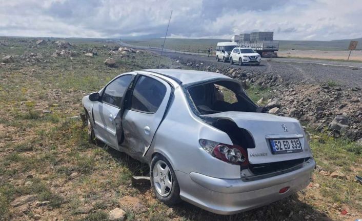 Sınavdan dönen öğretmenler kaza yaptı: 5 yaralı