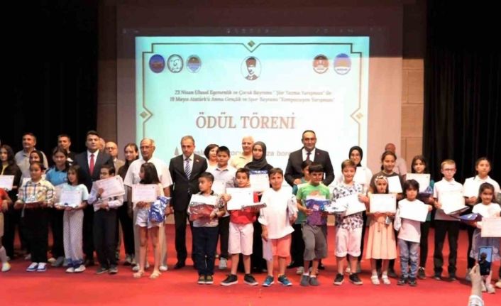 Toroslar’da şiir ve kompozisyon yarışmasında ödüller sahiplerini buldu