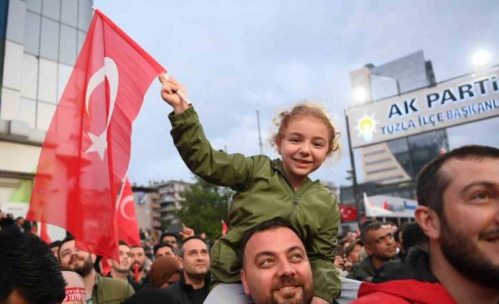 Tuzla’da seçim zaferi coşkuyla kutlandı