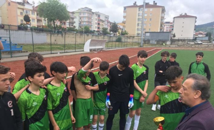 U15 Gençler Ligi şampiyonu Vitraspor oldu