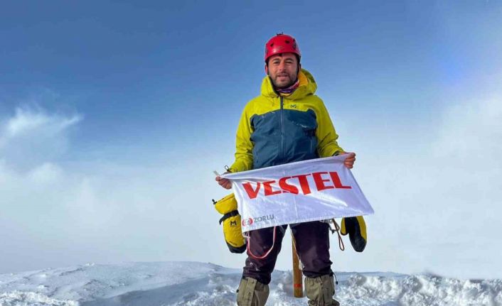 Vestel personelinden 19 Mayıs büyük Demirkazık tırmanışı