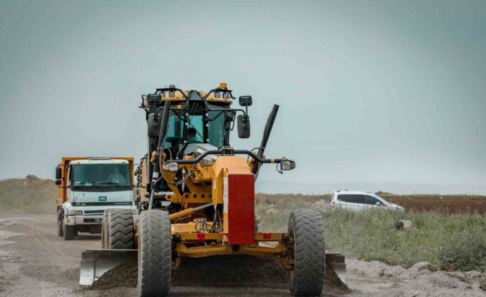 Yenişehir ilçesinde yol iyileştirme çalışmaları devam ediyor