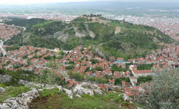 Yeşile bürünen Kütahya ilkbaharda bir başka güzel