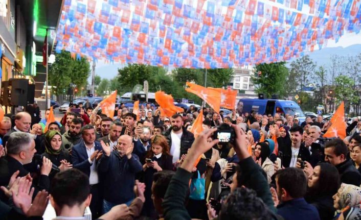 Yıldırım’da miting gibi açılış