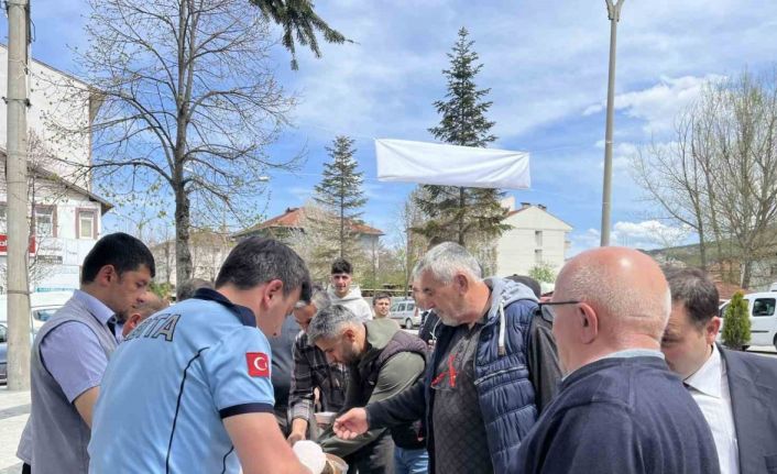 Yüzyıllardır kutlanan Hıdırellez’de vatandaşlara ekşili pilav ikramı