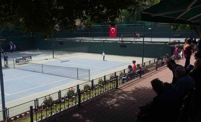 14 yaş tenis şampiyonları Zonguldak’ta nefes kesti