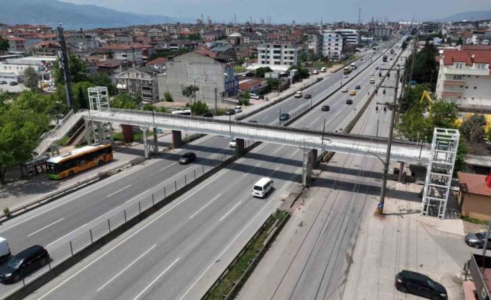 60 Evler yaya üst geçidi tamamlanıyor