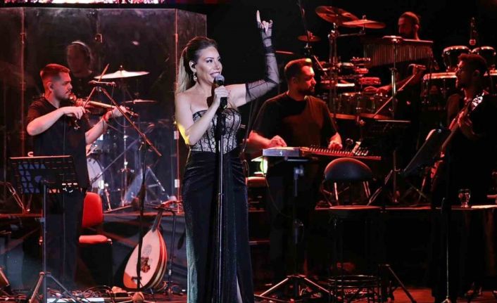 87. Uluslararası Bergama Festivali: Linet, Asklepion’da 18 bin hayranıyla buluştu