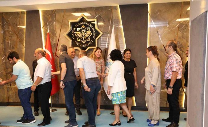 ALKÜ’de bayramlaşma