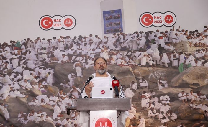 Arafat Vakfe Duası’nda eller semaya açıldı