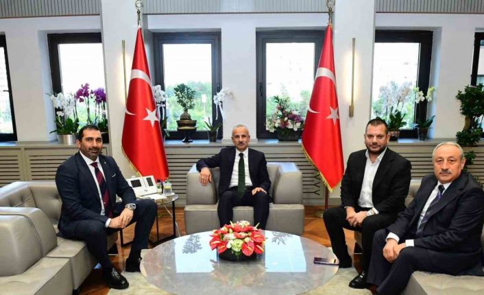 Bakan Uraloğlu’ndan Trabzonspor’a müjde: "Tesisler taşınmayacak"