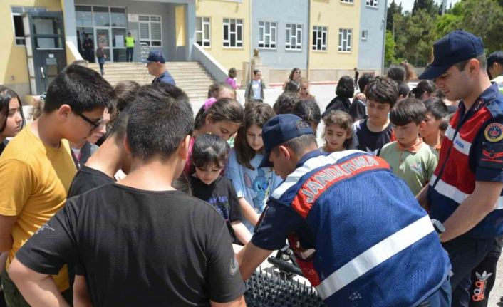 Bigadiç’te öğrenciler ile jandarma ile buluştu