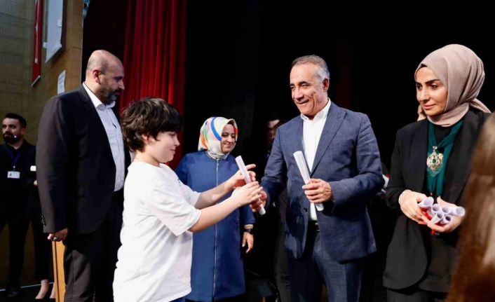 Bilim merkezi öğrencileri yılsonu etkinliğinde yeteneklerini sergiledi