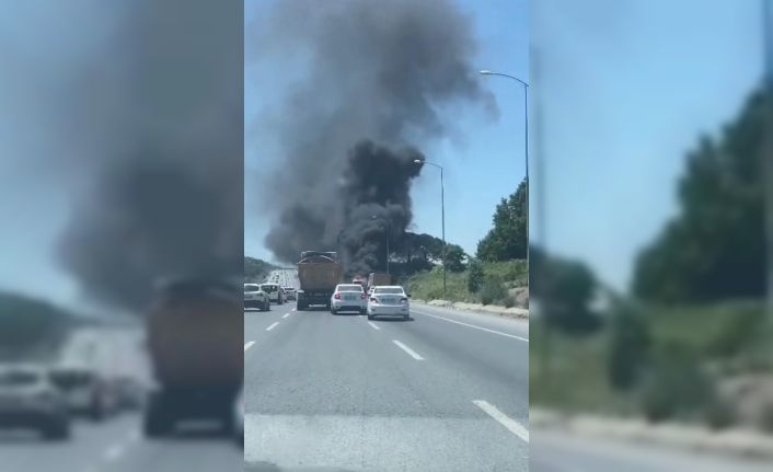 Çekmeköy’de servis aracı alev alev yandı