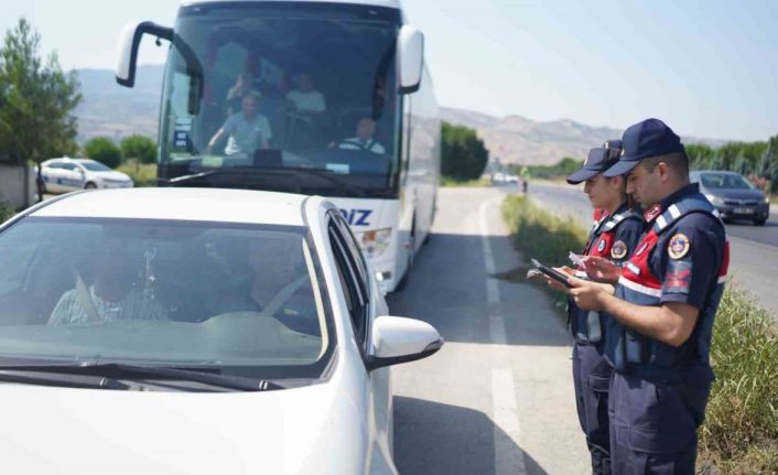 Denizli jandarması trafik denetimlerini sıklaştırdı