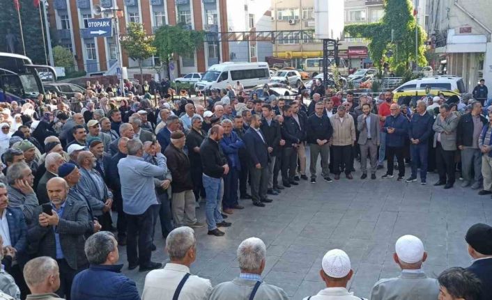 Devrek’te ilk hac kafilesi dualarla uğurlandı