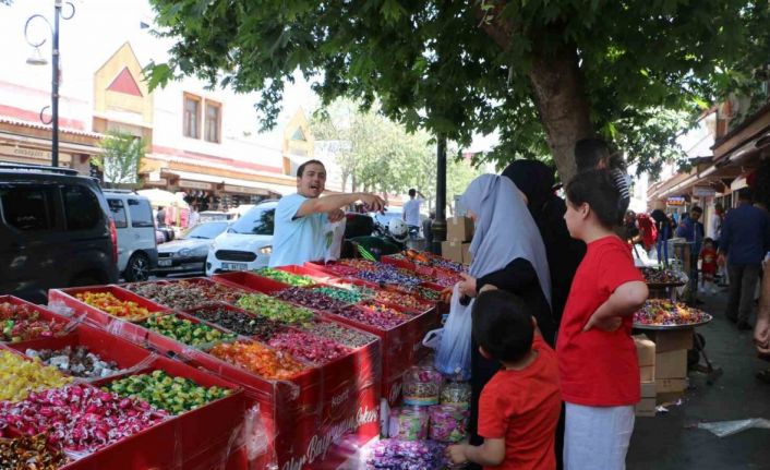 Diyarbakır’da çarşı pazarda bayram hareketliliği