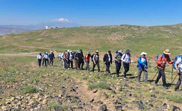 Doğaseverlerden Meydan Gölü ve Gürgür Baba Tepesi’ne yürüyüş