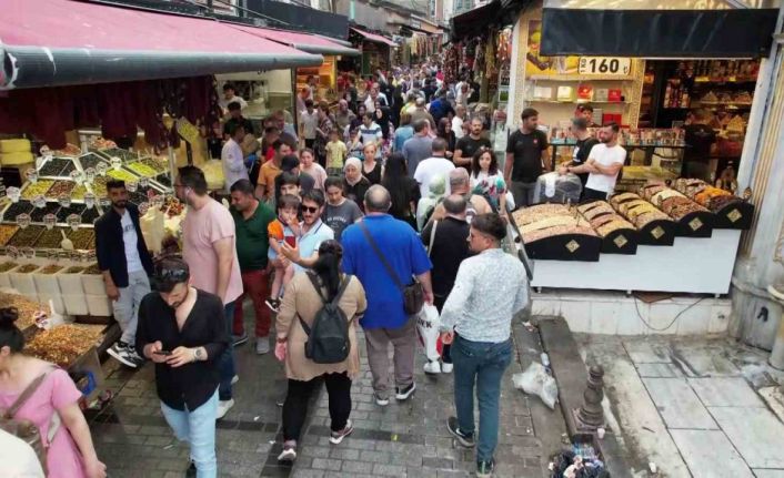 Eminönü’nde bayram hareketliliği