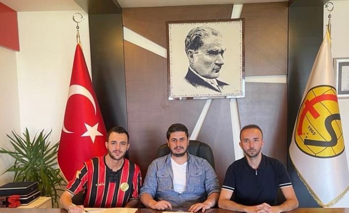 Eskişehirspor kanat oyuncusu Sergen Şakirler ile anlaşma sağladı