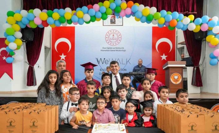 Fadıloğlu, engelli öğrencilerin heyecan ve mutluluklarını paylaştı