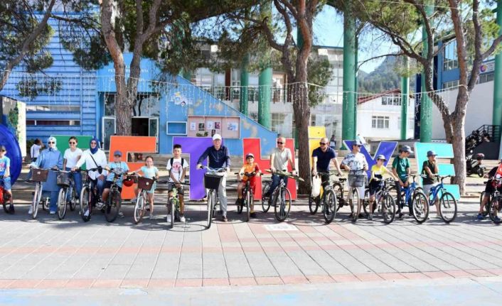 Fethiye Uçurtma Şenliği’nde gönüllerince eğlendiler