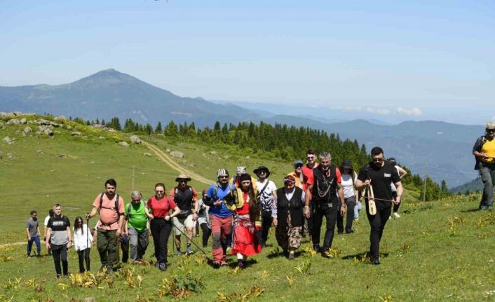 Giresunlu doğaseverler ’Otçu Göçü’ ile geçmişe yolculuk yaptılar