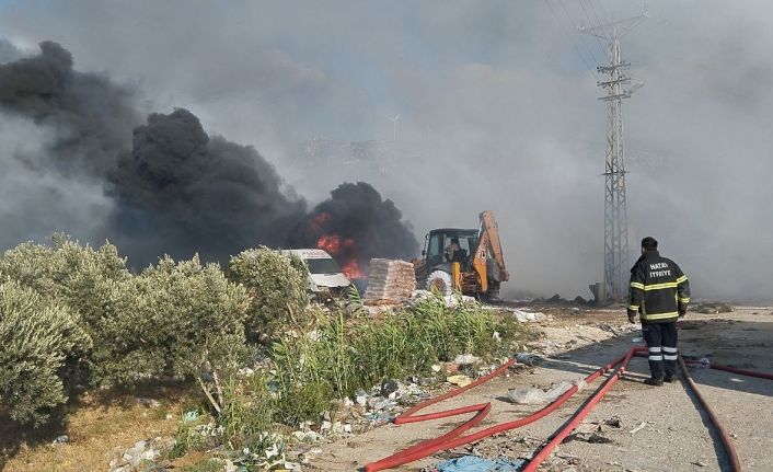 Hatay’da çöplük alanda yangın