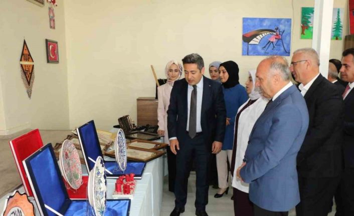 Hizan’da yılsonu sergisi