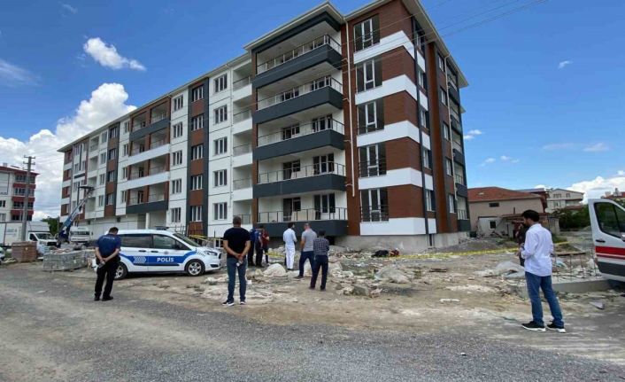 İnşaatın 4. katından düşen bekçi hayatını kaybetti