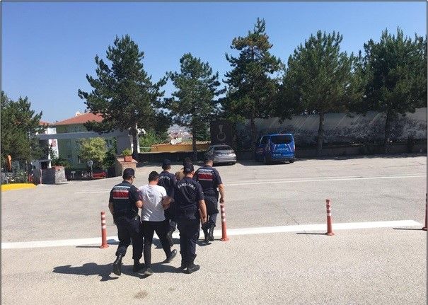 İnşaattan çaldıkları malzemeleri hurdacıya sattığı gerekçesiyle yakalanan 2 şüpheli tutuklandı