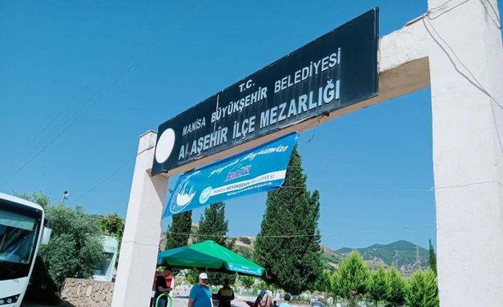 Kabir ziyareti yapan vatandaşlara büyükşehirden sıcak karşılama