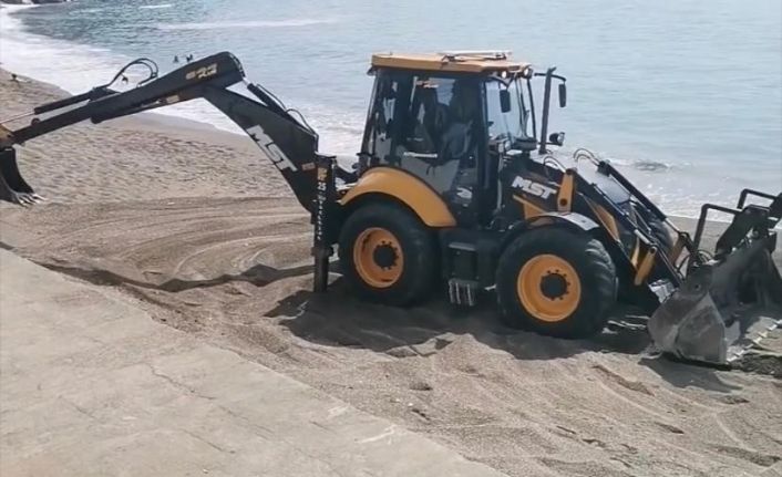 Kapuz Plajı sezon öncesinde bakıma alındı