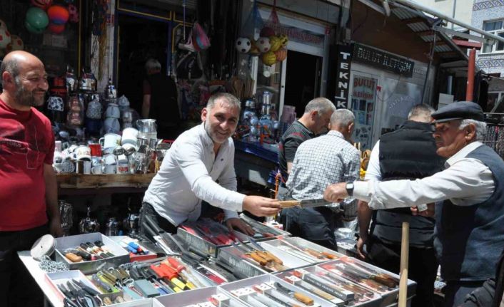 Kars’ta bıçaklar görücüye çıktı