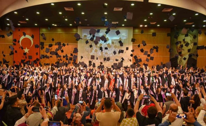 KMÜ’de mezuniyet sevinci devam ediyor