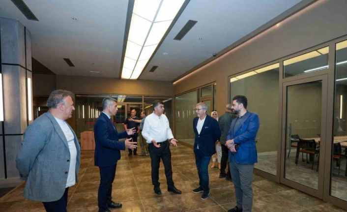 Köken ve Fadıloğlu ile D.T. Şehitkamil Sahnesi’ni inceledi