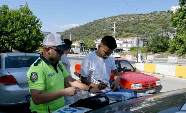 Kuşadası’na bir günde 40 binden fazla araç giriş yaptı