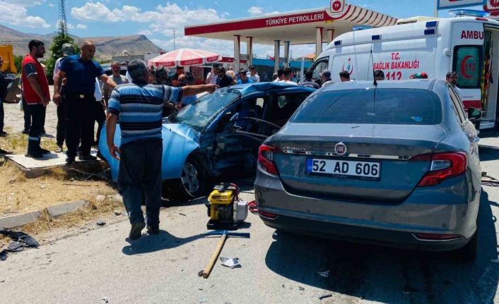 Malatya-Elazığ yolunda kaza: 3 yaralı