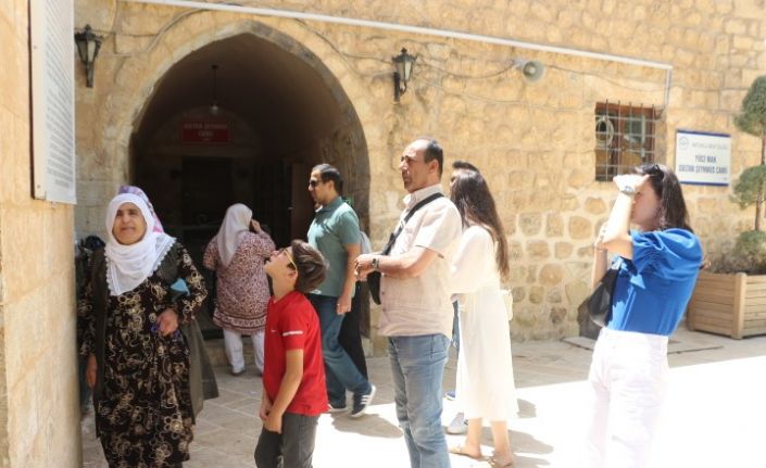 Mardin’de Kurban Bayramı öncesi türbe ziyaretinde yoğunluk