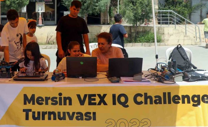 Mersin Büyükşehir Belediyesi, geleceğin yazılımcılarına temel oluyor