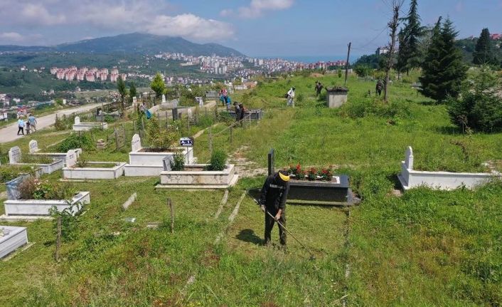 Ordu’da mezarlıklarda bayram temizliği artırıldı